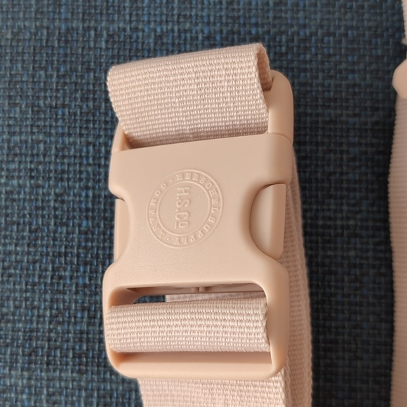 HERSCHEL BAG EUC - Picture 4 of 13